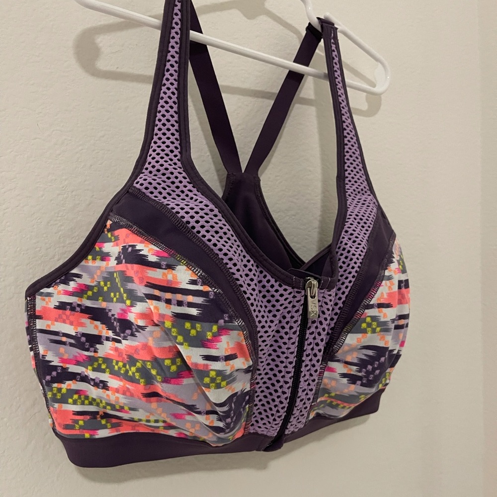 Four Victoria’s Secret Bras - 38C and Large - Super Supportive and Cute